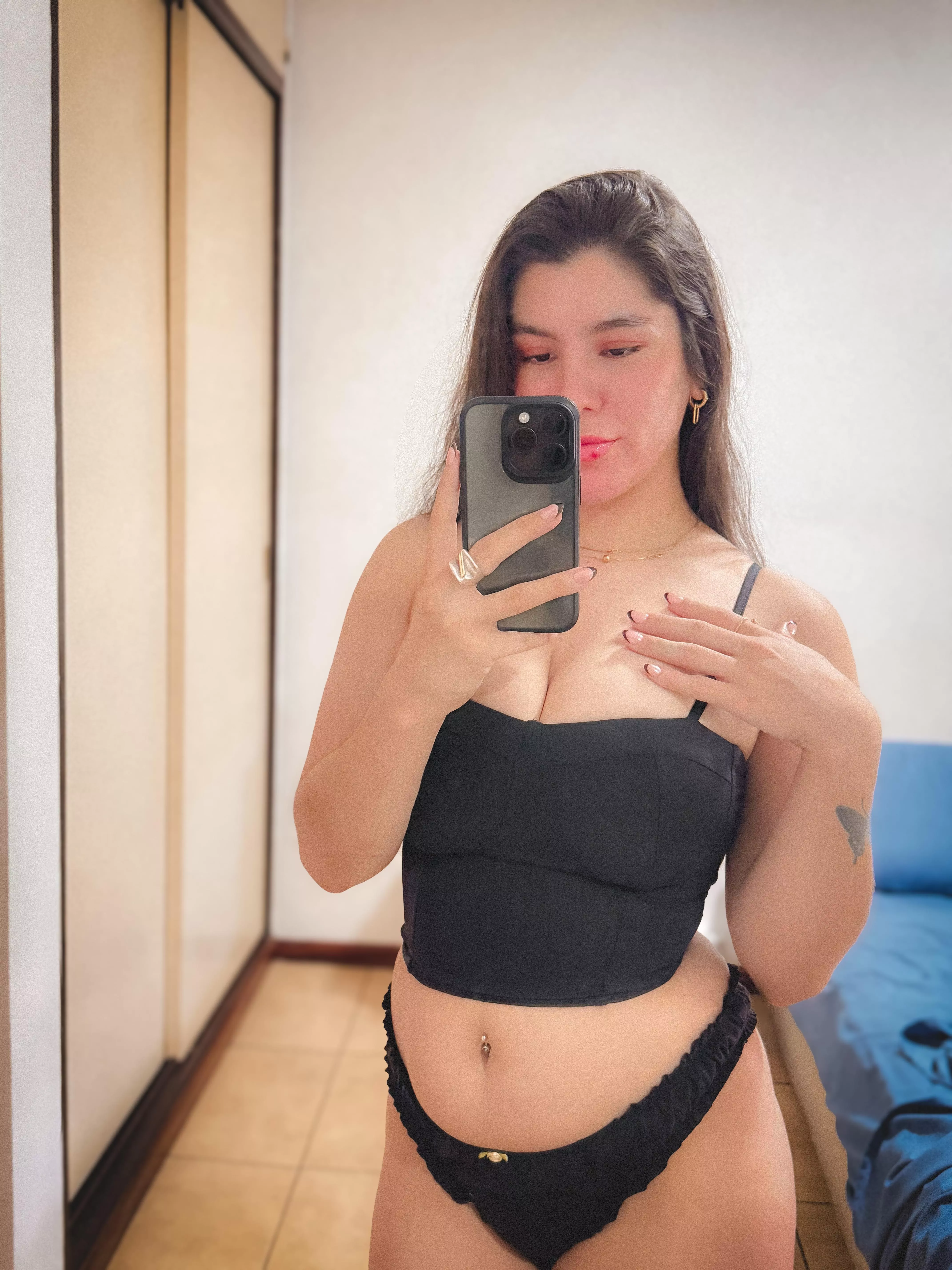 Go to the comments to worship this goddess posted by exoticflowerr