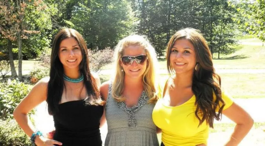 Yellow and black are my favorite colors now by Business-Law-7968