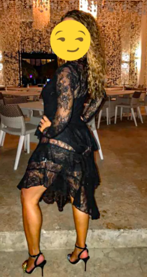 28 [F4FM] - Seeking fun with couples or experienced dom bull  by LilMissEbonyVixen