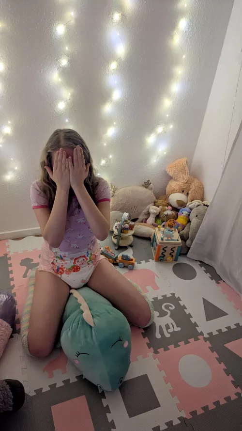 Hehe 🤭you can't see me  by little_princess_meow