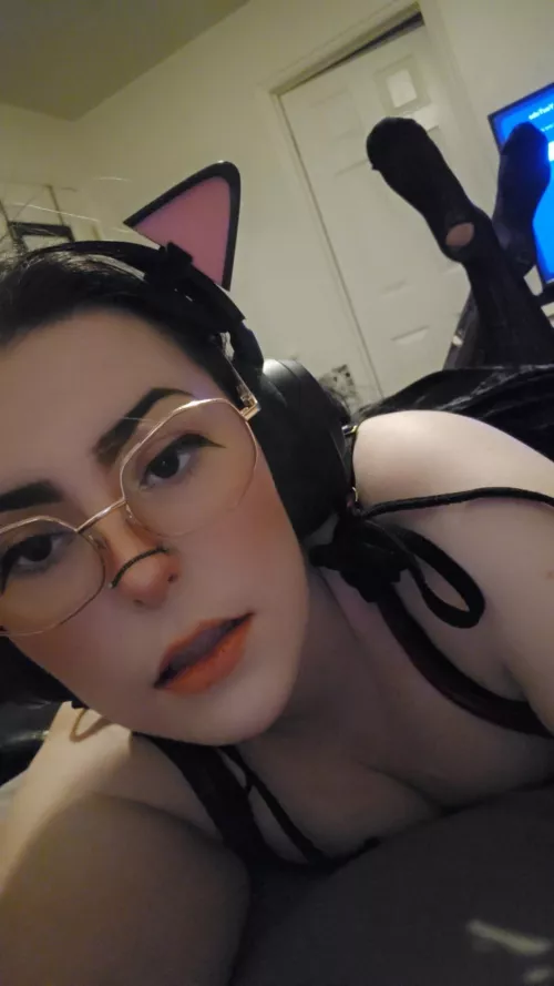 Heya my name is Gabby, goth pawg available for sexting sessions, live calls, rates, and more. Menus pinned in profile.  by Previous_Echo_6602