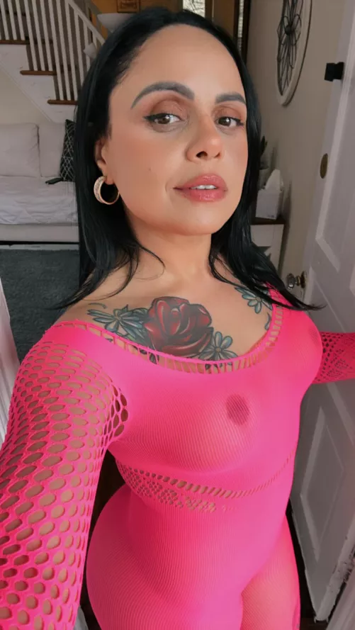 How about pink fishnet (F40) by Elora_s2