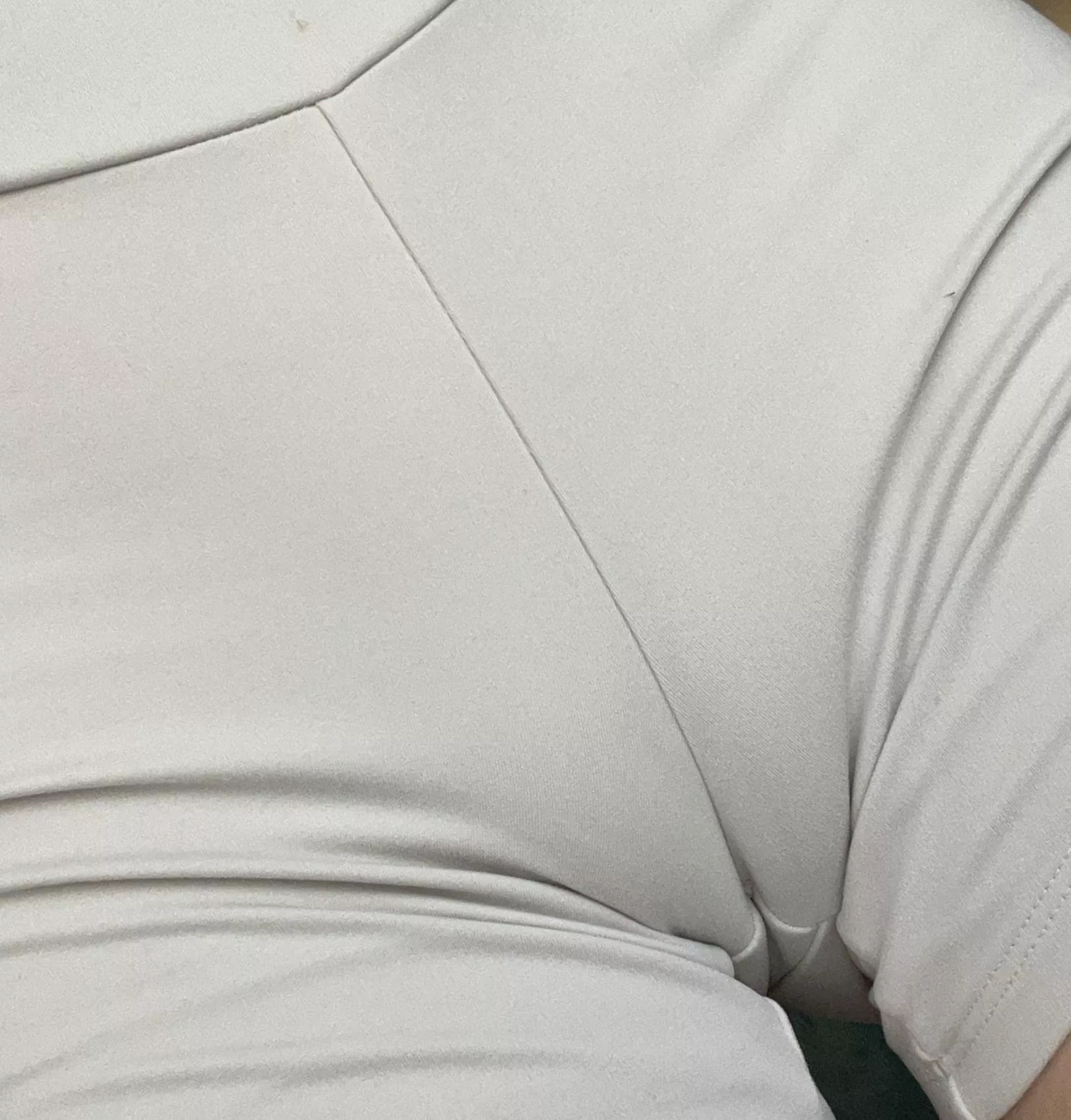 I like to wear tight shortsand accentuate my pretty features posted by dreamfairyy