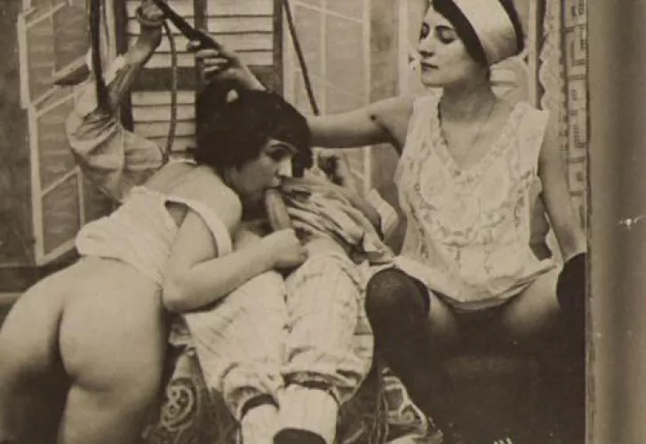 naughty threesome by [deleted]