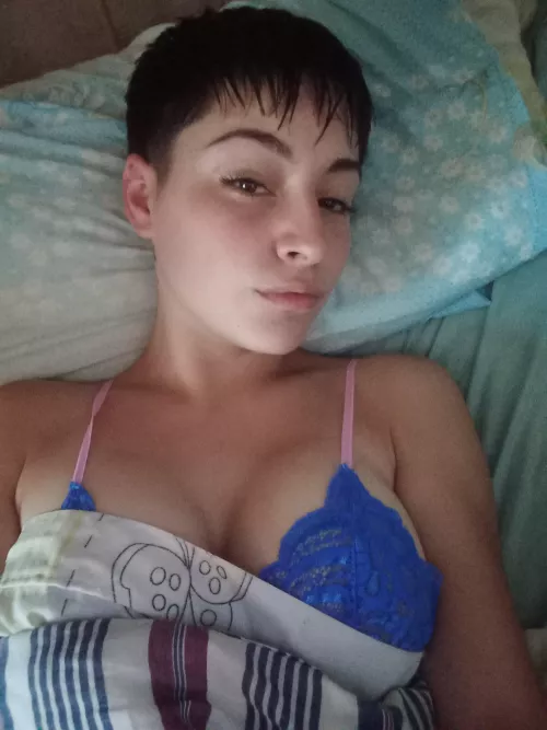 Need some help getting up :P by lohen_lisa