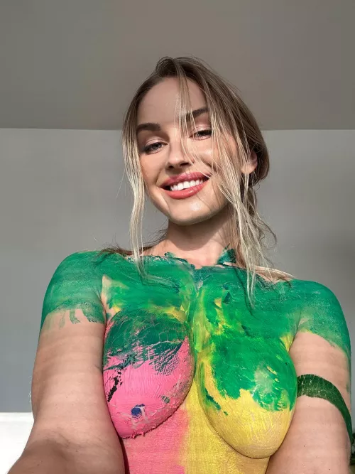 Nothing sexier than a beautiful smiling girl by Diana_Leopard