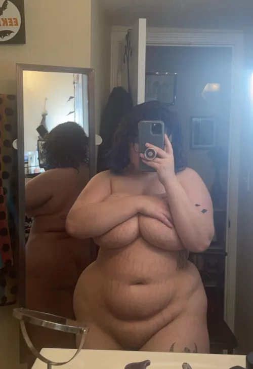 Post hair dyeing pic! But the hair is likely not the focal point 😂 by thegreatstonedragon2