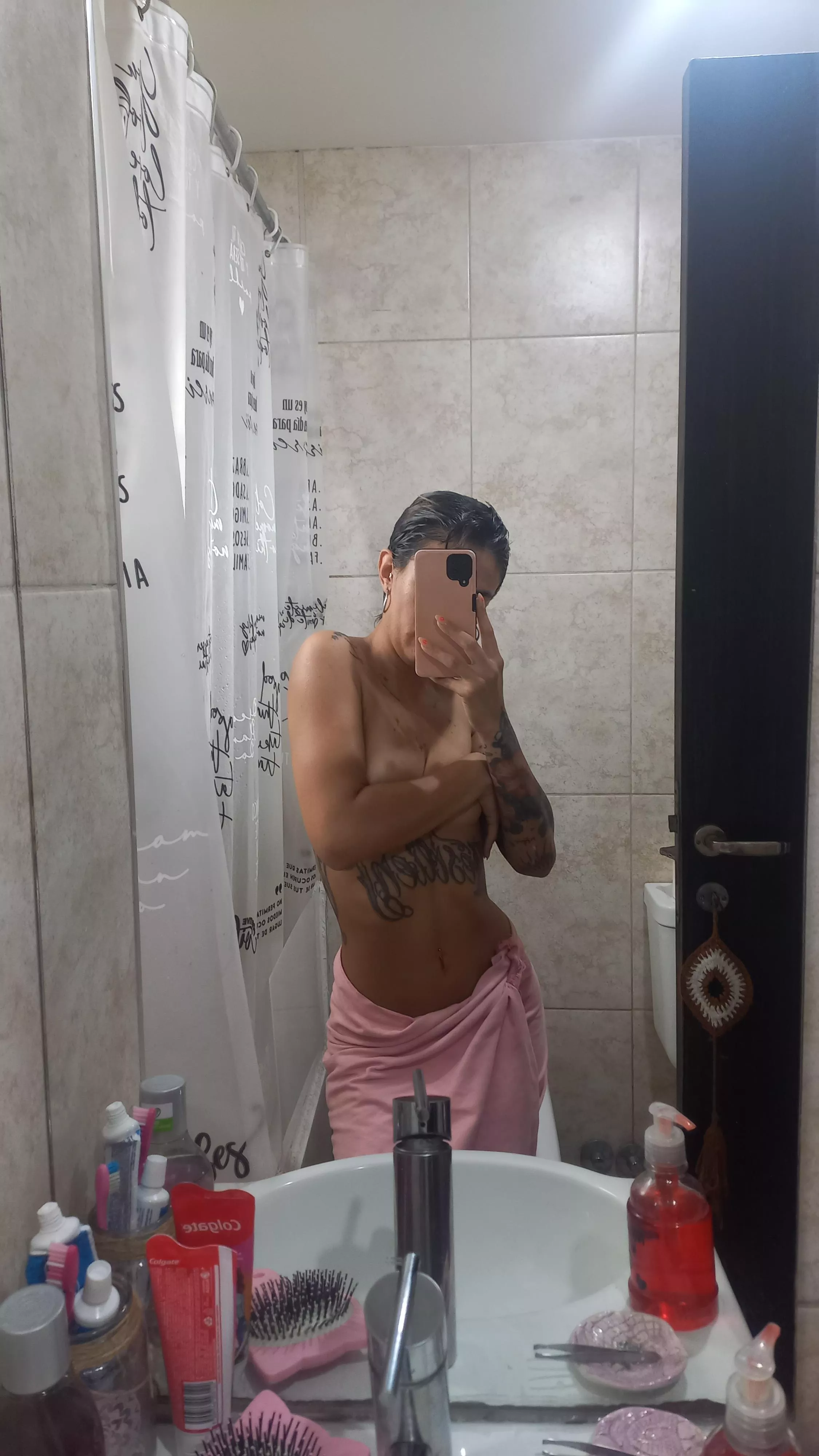 Post shower💦 posted by Arlinbaddiegirl