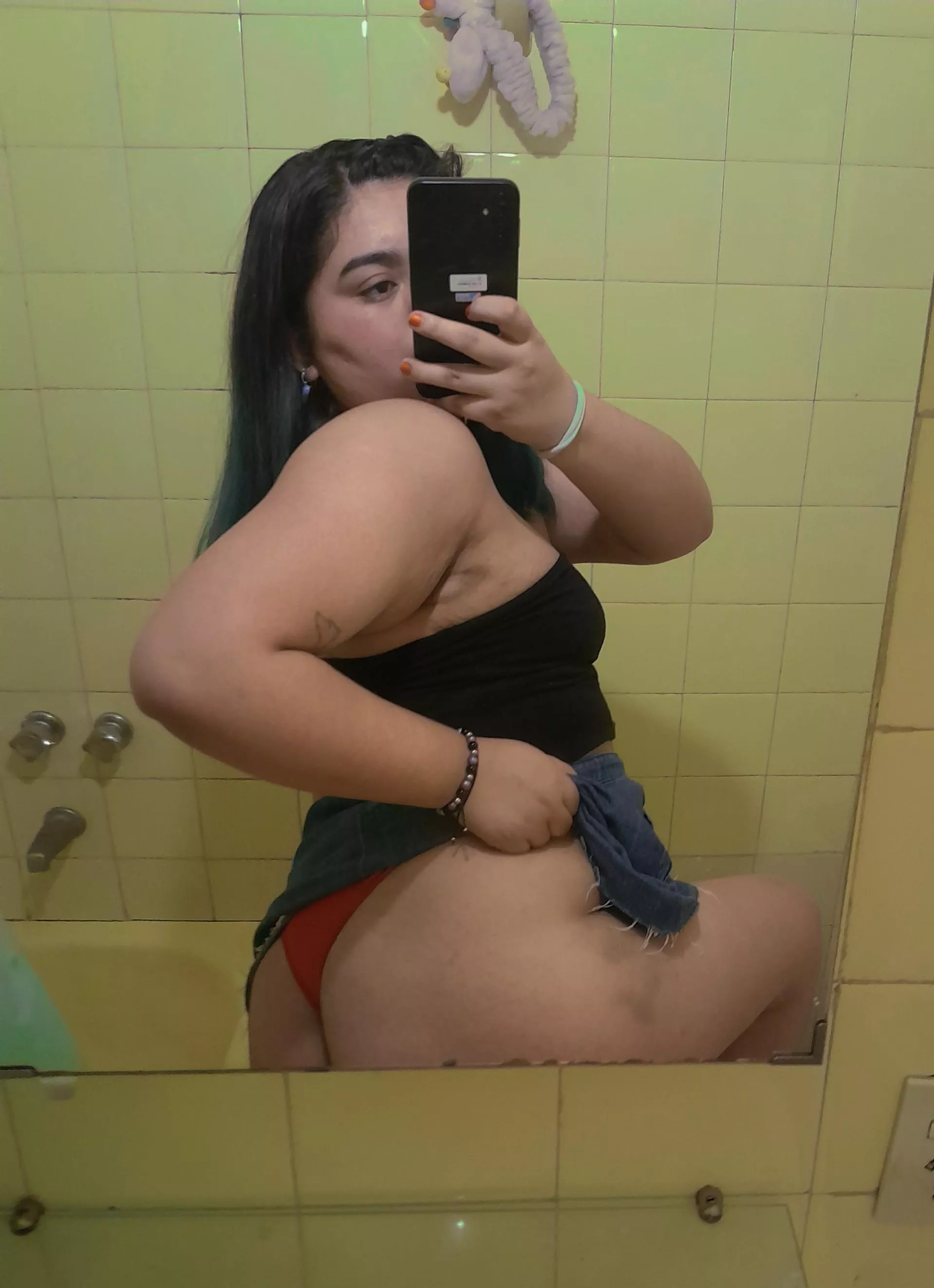 wanna chattttt posted by larablink01