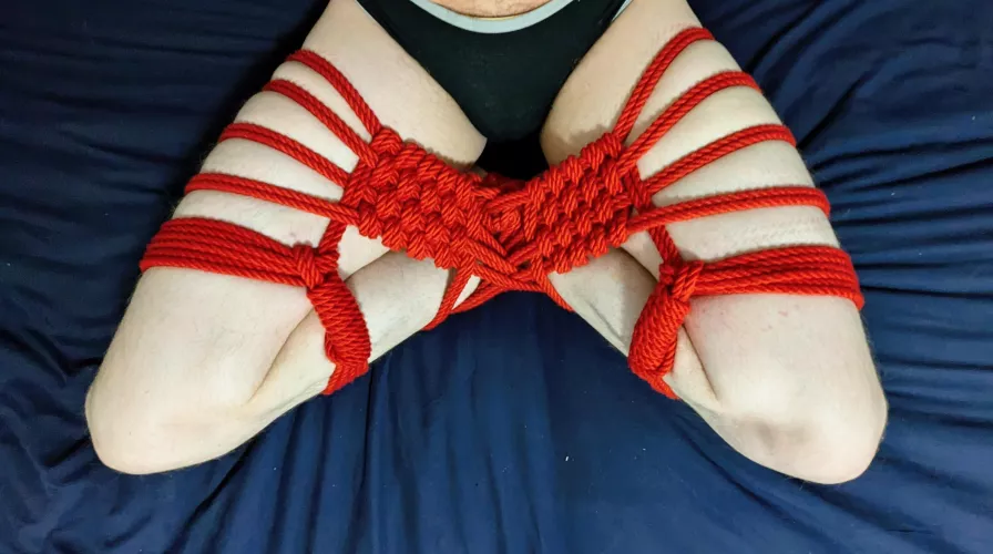 Adding weaves into your ties looks so pretty :) by PeekleMeekle