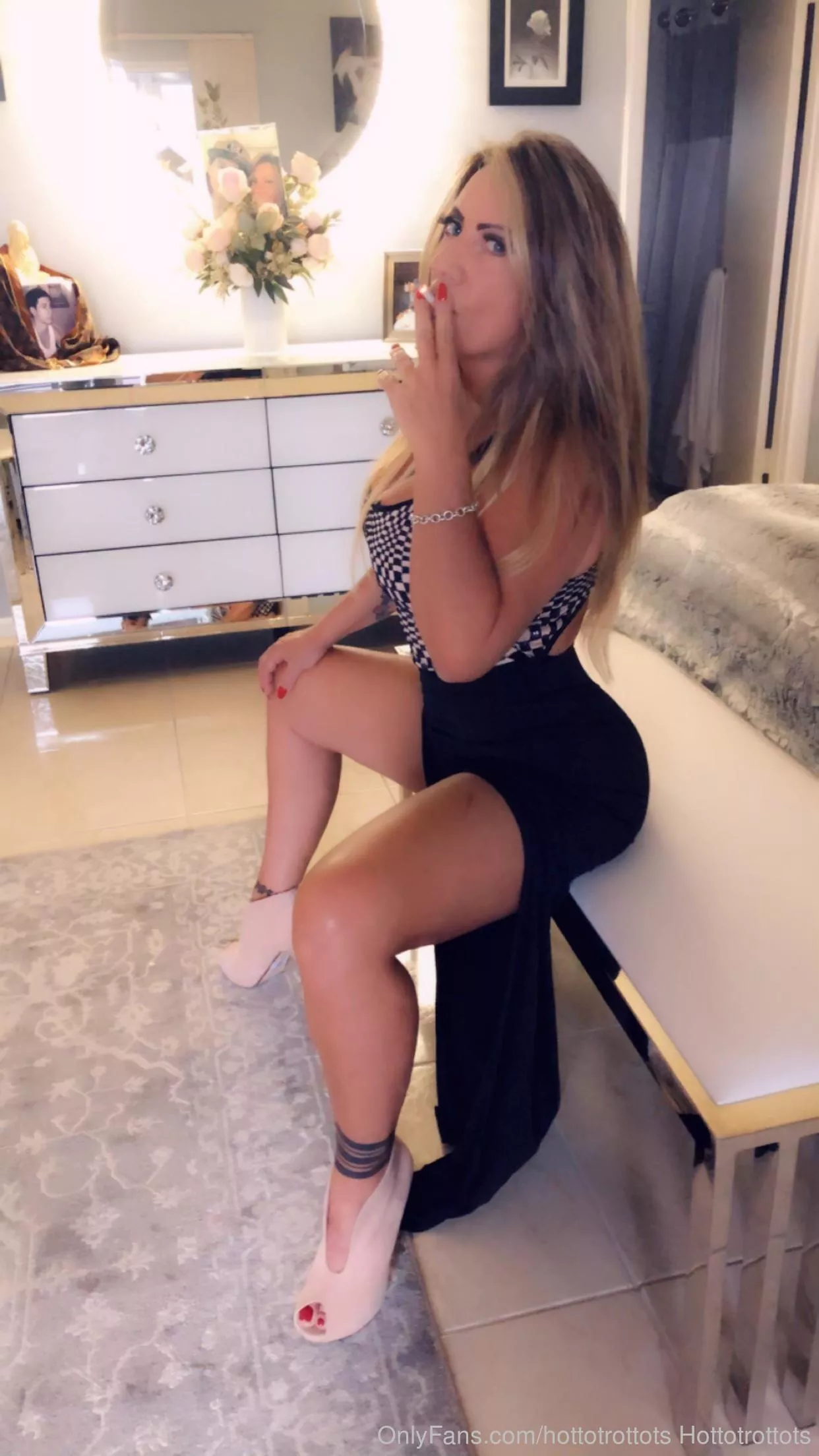 Describe me in one word? 🥰😜 posted by Thequeenofallqueenzz