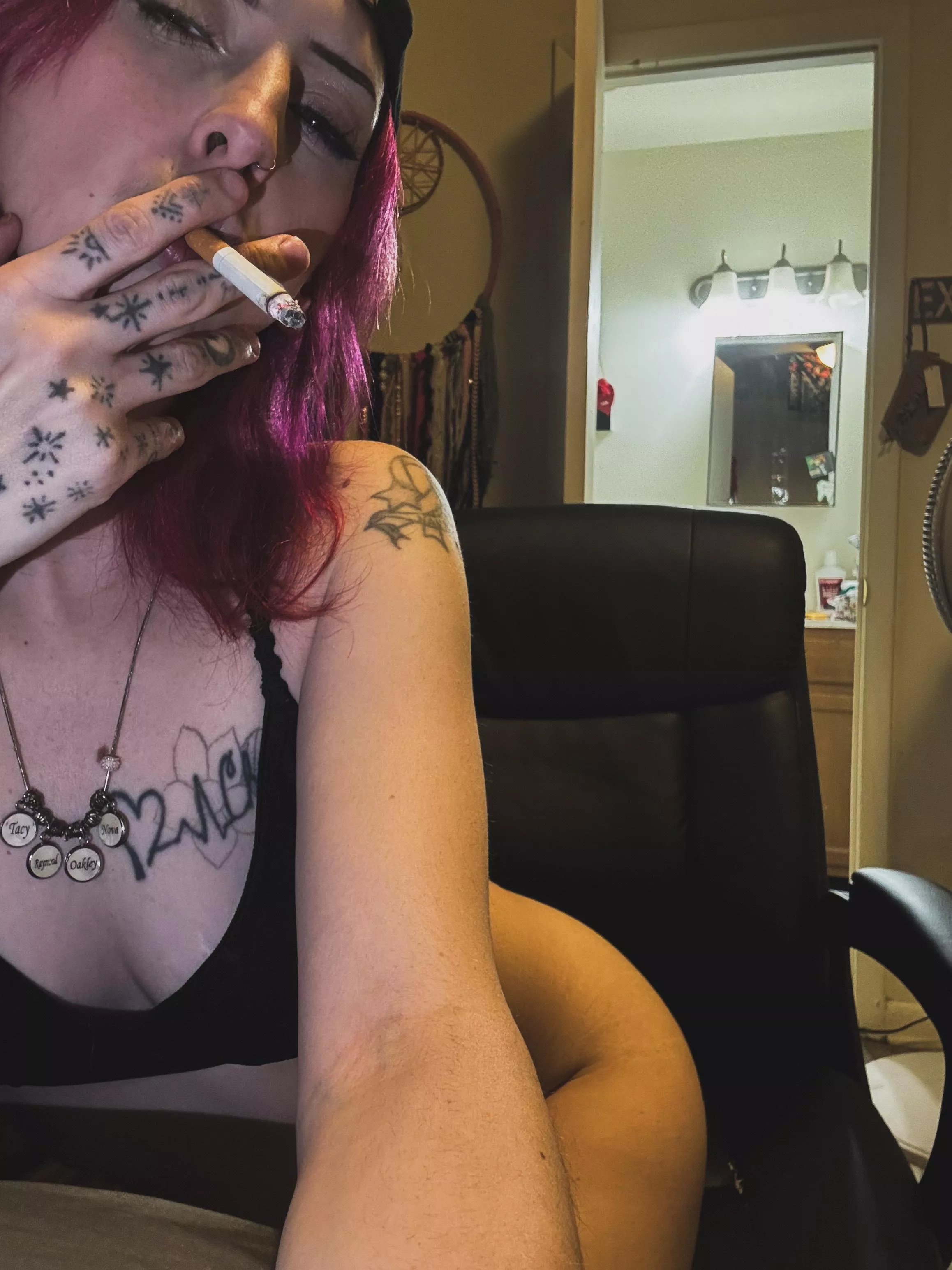 I need to be bred while i smoke!! Any takers ;) posted by SmokingSexy1995