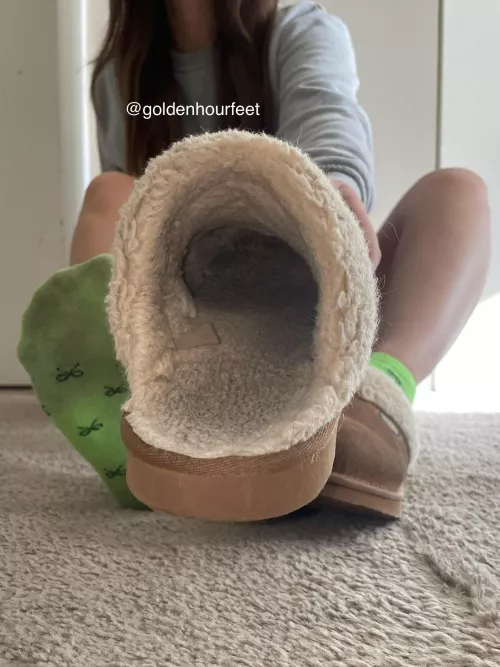 Inhale deeply😈 by goldenhourfeet