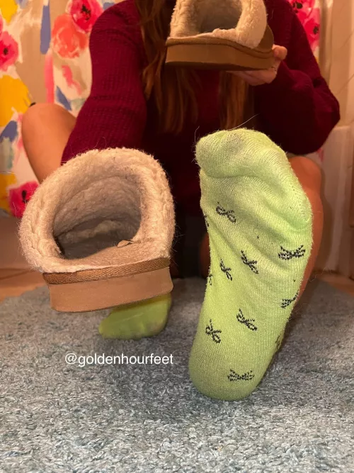 Smelly, sweaty fuzzy slippers😈 by goldenhourfeet