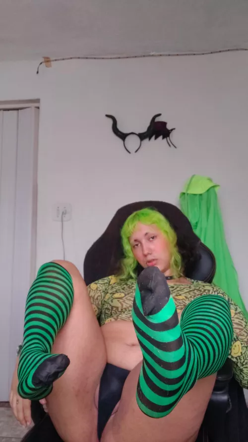 [trans] [selling] Winter may be coming to you, but summer is cumming with this trans latina. [sexting] [packs] [cam] [sph] [findom] [sessions] by lillykizumi