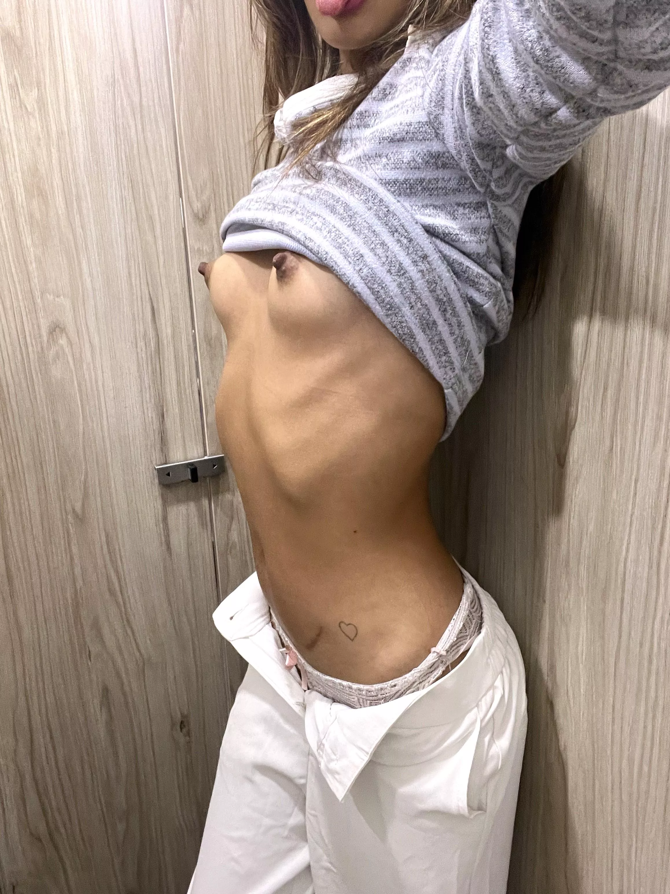 18 year old ribs in the bathroom at school posted by valesita22