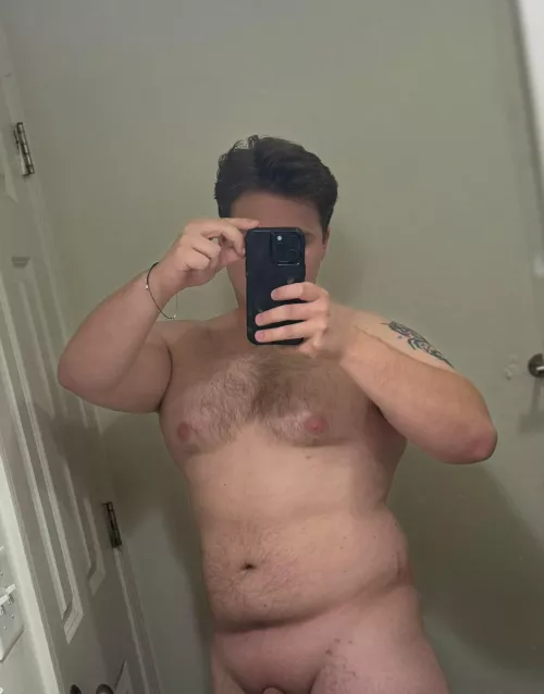 20(m) - I finally built up the courage to start posting my body😄 by big_zap0317