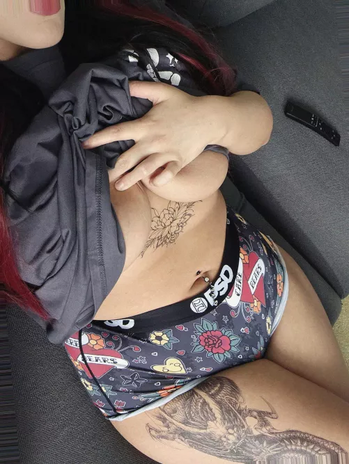 27 [F4M] Columbus, Bored nurse here, who’s got some good stories??? by MoonlitGoddessLady