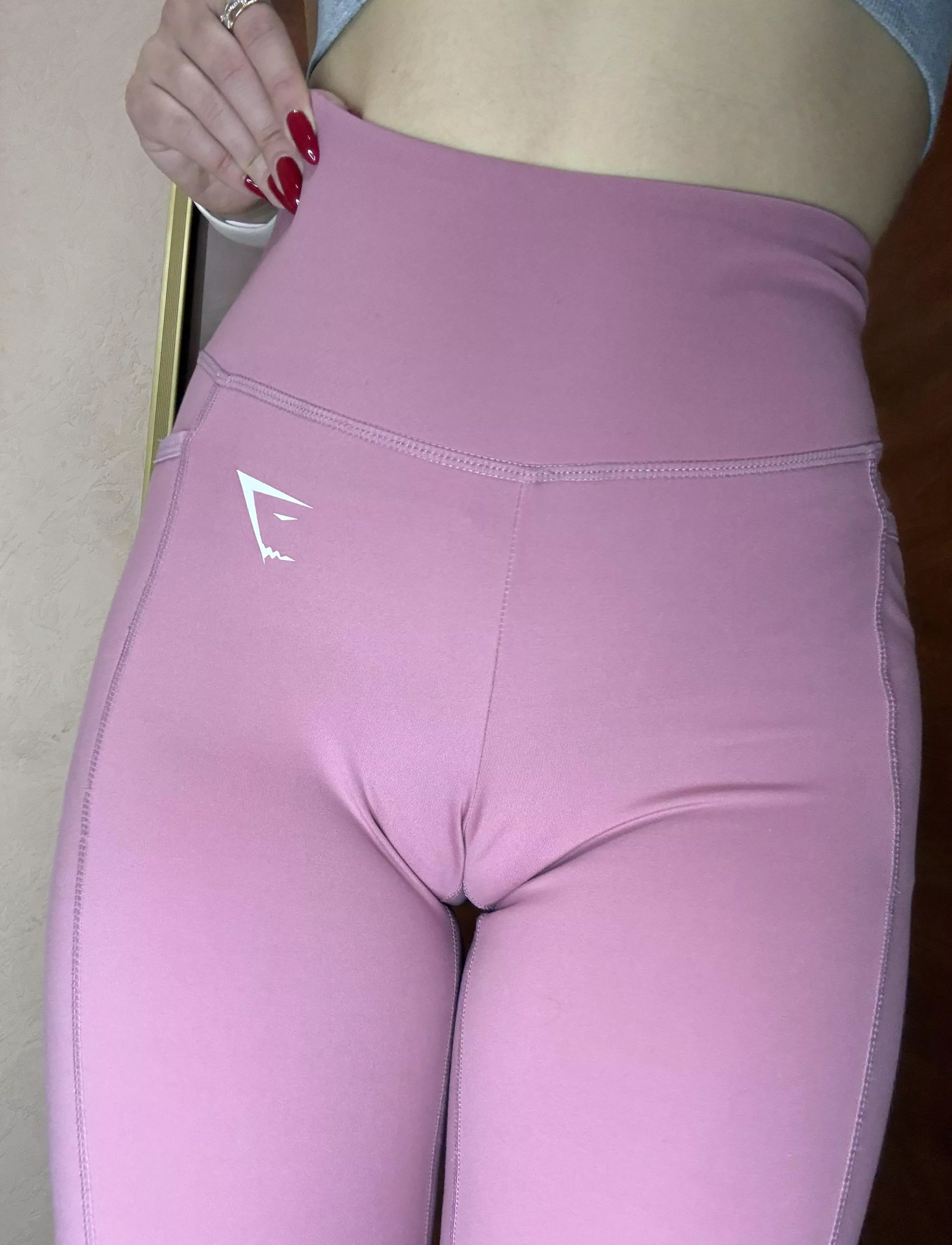 Do camel toes turn you on posted by sweettbanny