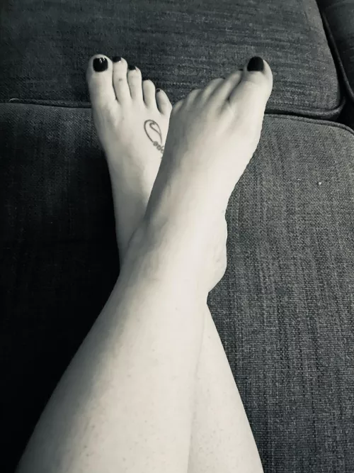 Do You Like Sexy MILF Feet in Black & White? by cploftootsies