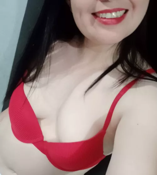 Empowered [F] wear red on Mondays! by Seductive_Samyra