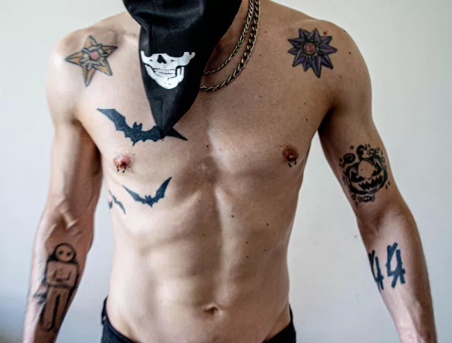 I NEED A SUB WHO WORSHIPS MY NIPPLE PIERCINGS by Roderick44