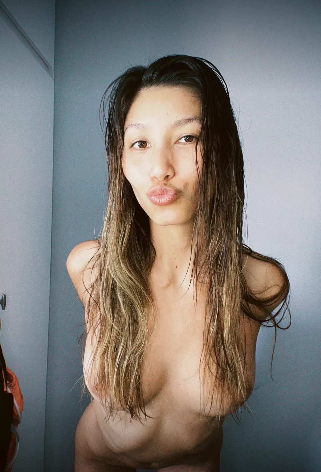 I'm a pocket-sized girl posted by the-cutest-Helen