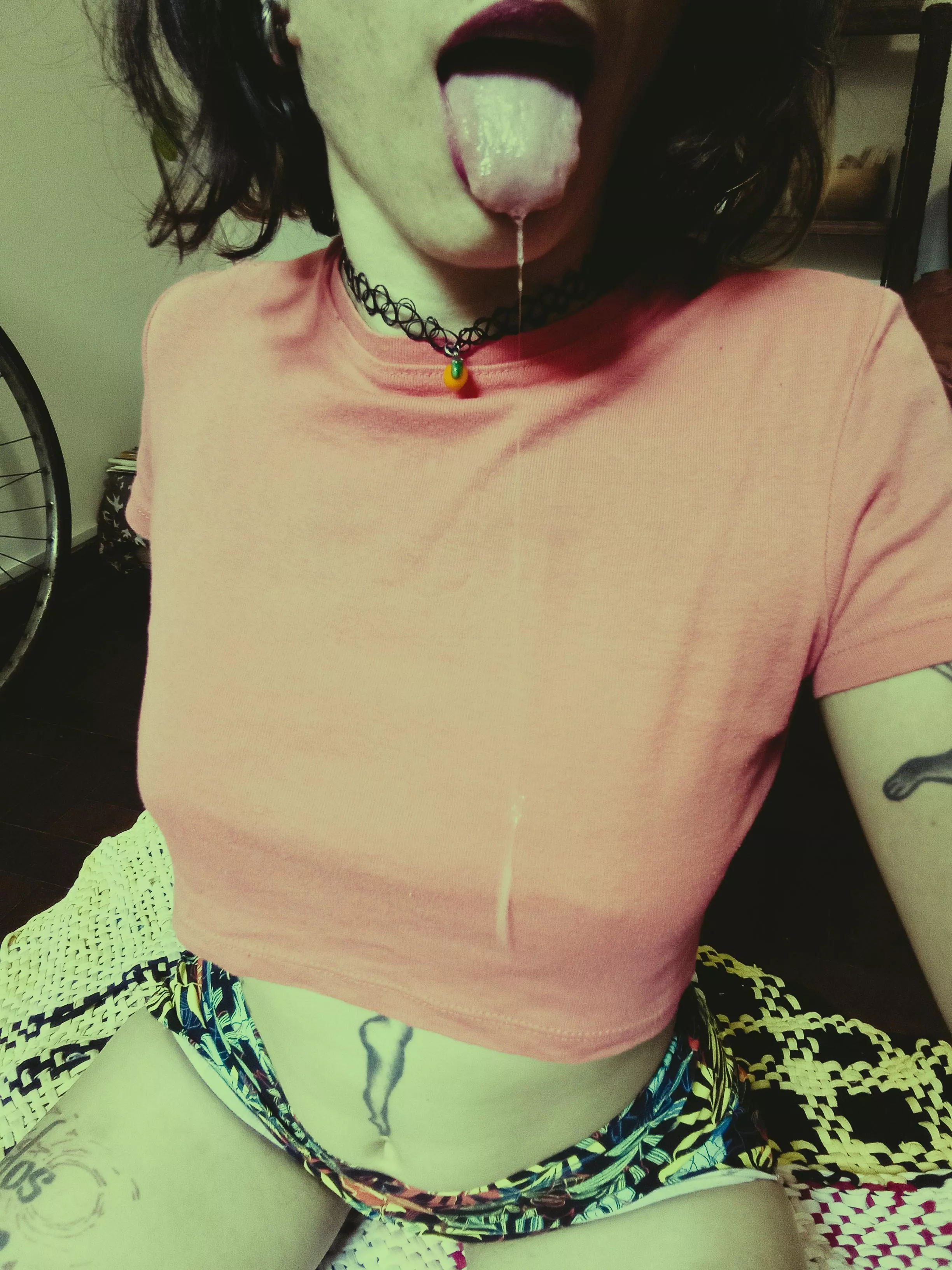 it´s getting a little sticky over here.. posted by tuttifuckiingfrutti