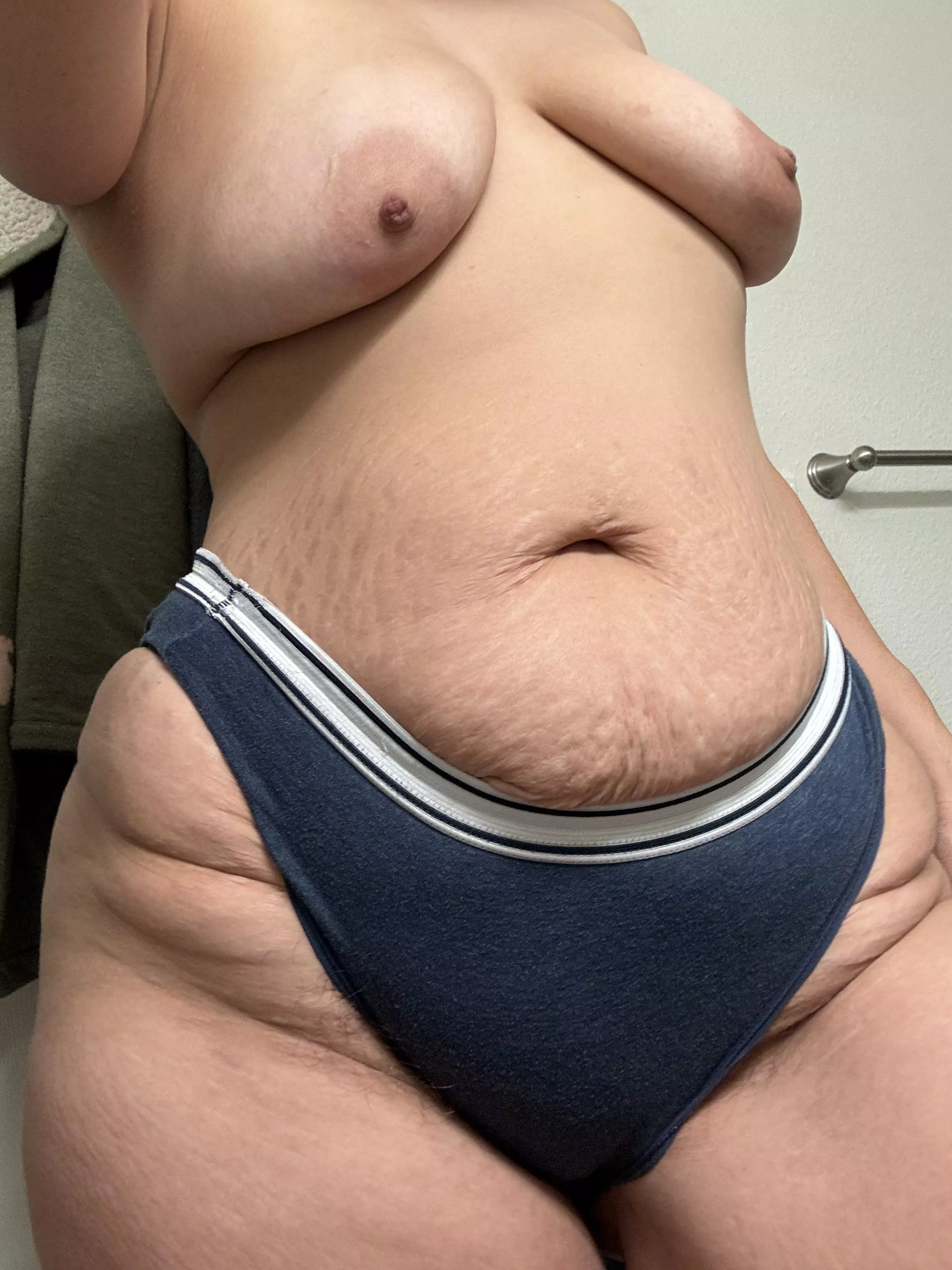 My beautiful stripes are needing to be traced  posted by GoddessE666