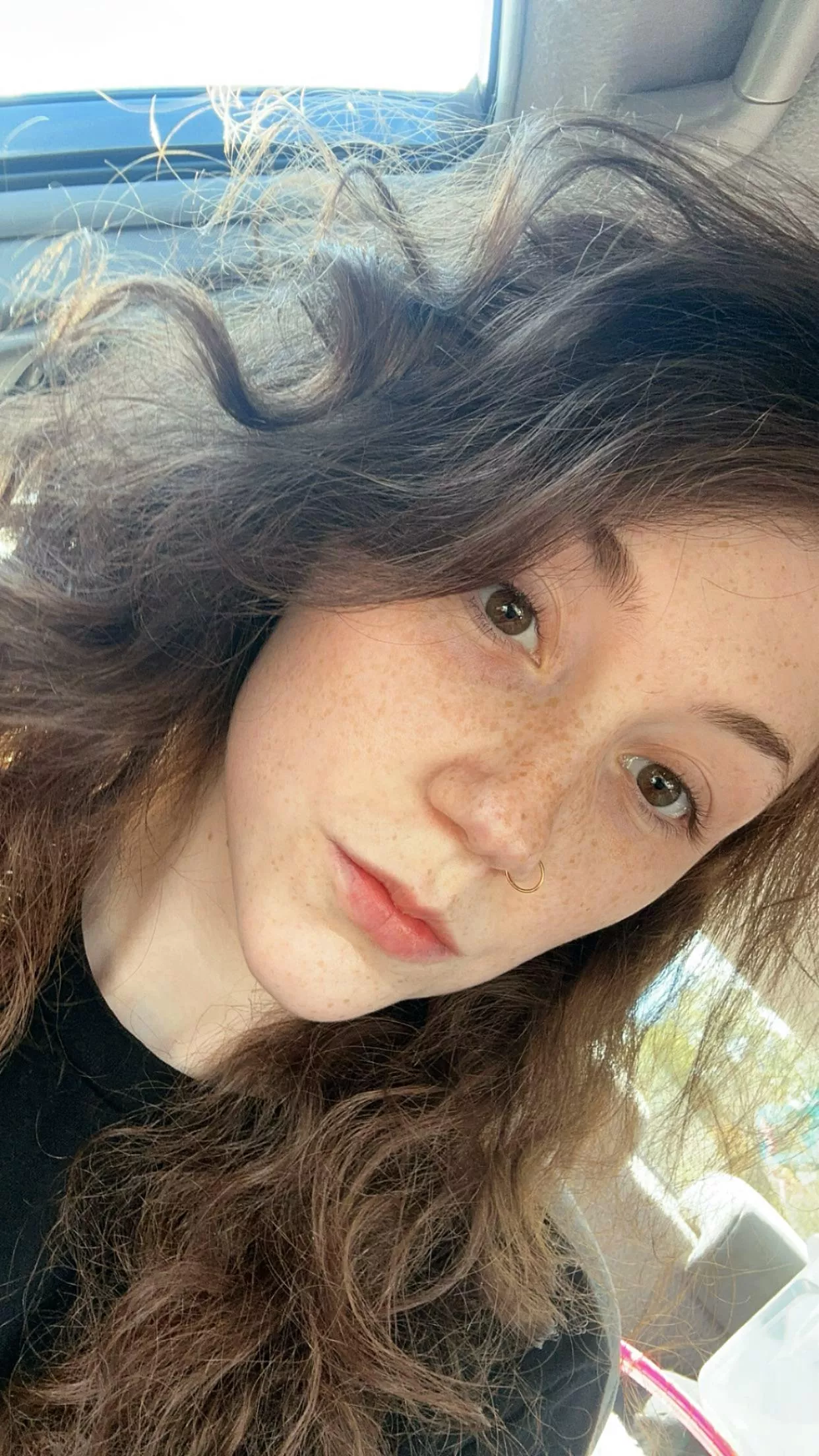 natural, on the go, freckles in showwww posted by trippyg0th-