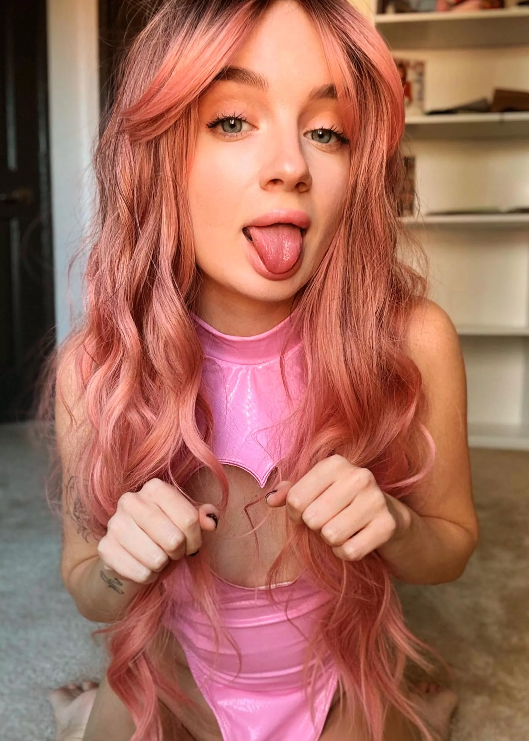 Ready for the morning feeding posted by LizaFoxy