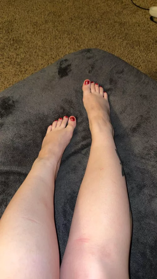 Someone needs to play with me 🤤 by LowPatience5009