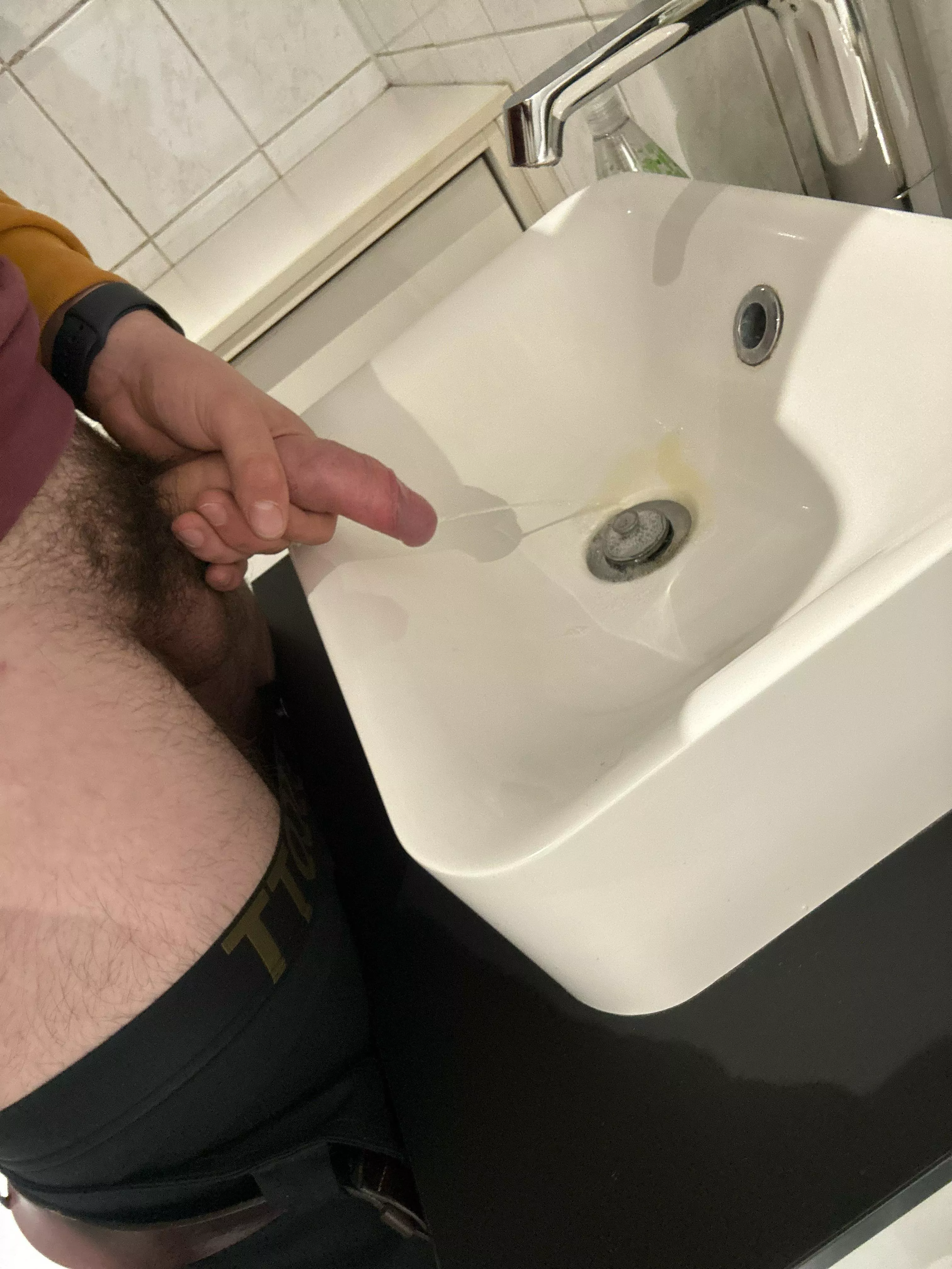 Who wants my pee? I like peeing and drinking piss! posted by Significant-Roll-680
