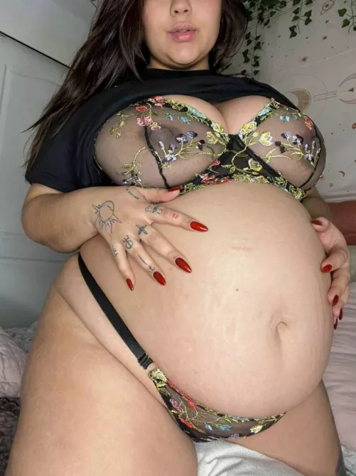 You guys like bloated tummies,right? by lf20654123