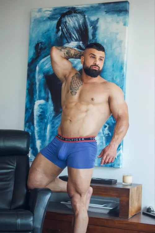 buzz really sets the standard when it comes to the jacked/shredded combo  by coshjoleman