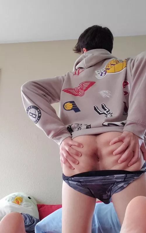 Can somone put something in? [18] by [deleted]