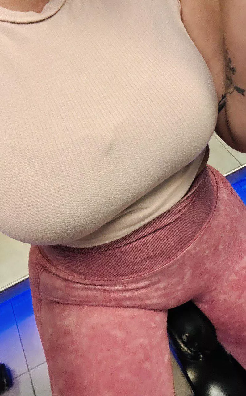 Cardio time (40F) posted by BlackWOxxx