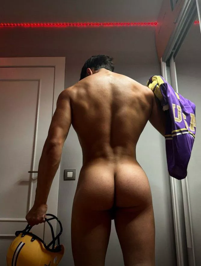 Come eat this delicious ass😆 posted by yourplayfulboy