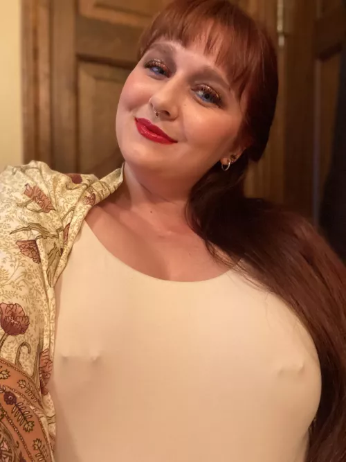 I’m going to a concert tonight  by Cosmonaughtie_