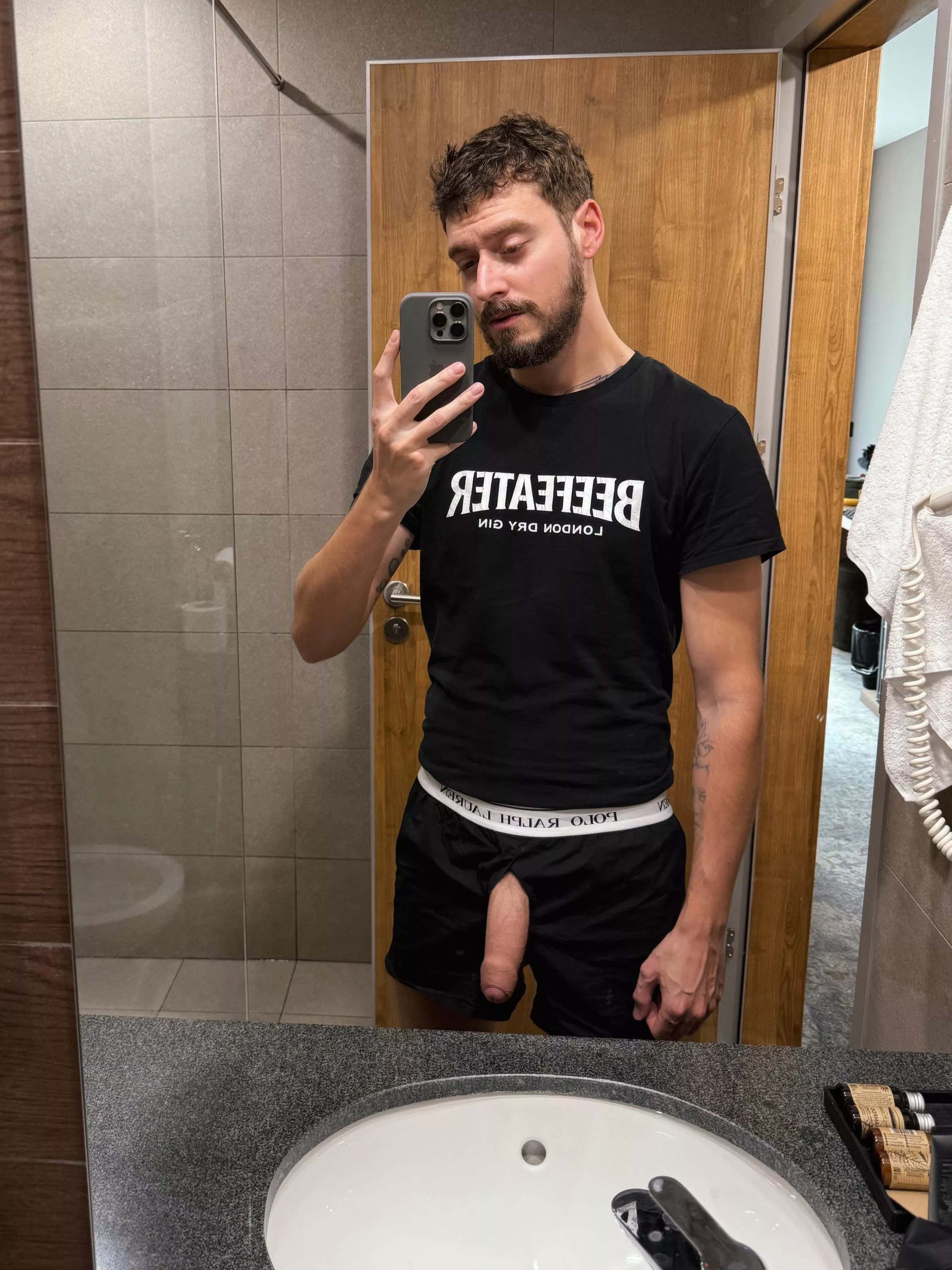 (30) room service 🛎️ posted by dickwalkerr