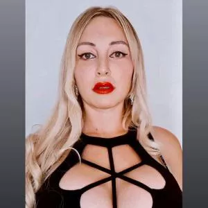 Alessia Rubini posted by Savings_Cauliflower3