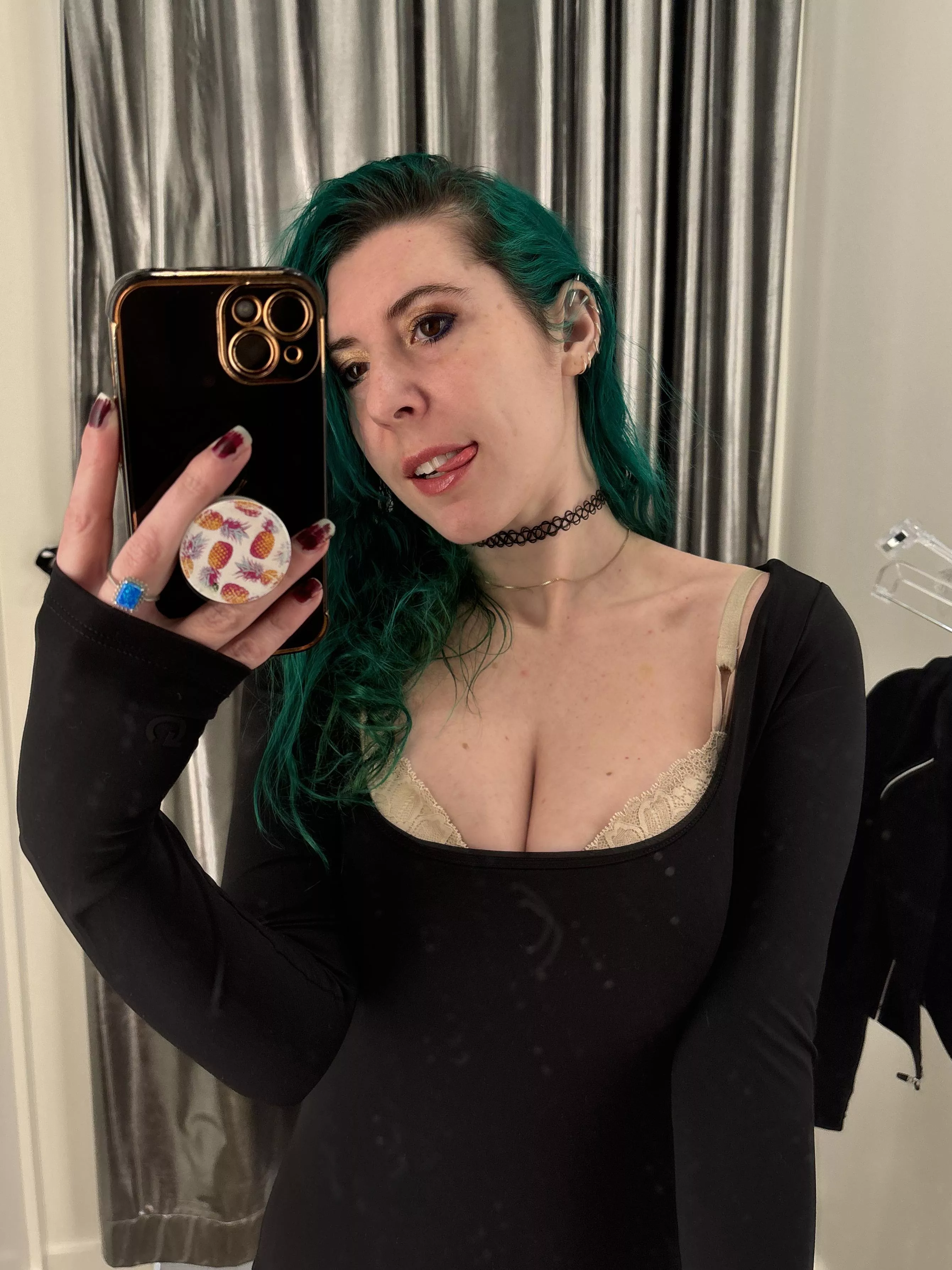 Bodysuit cleavage posted by sirenskiss3