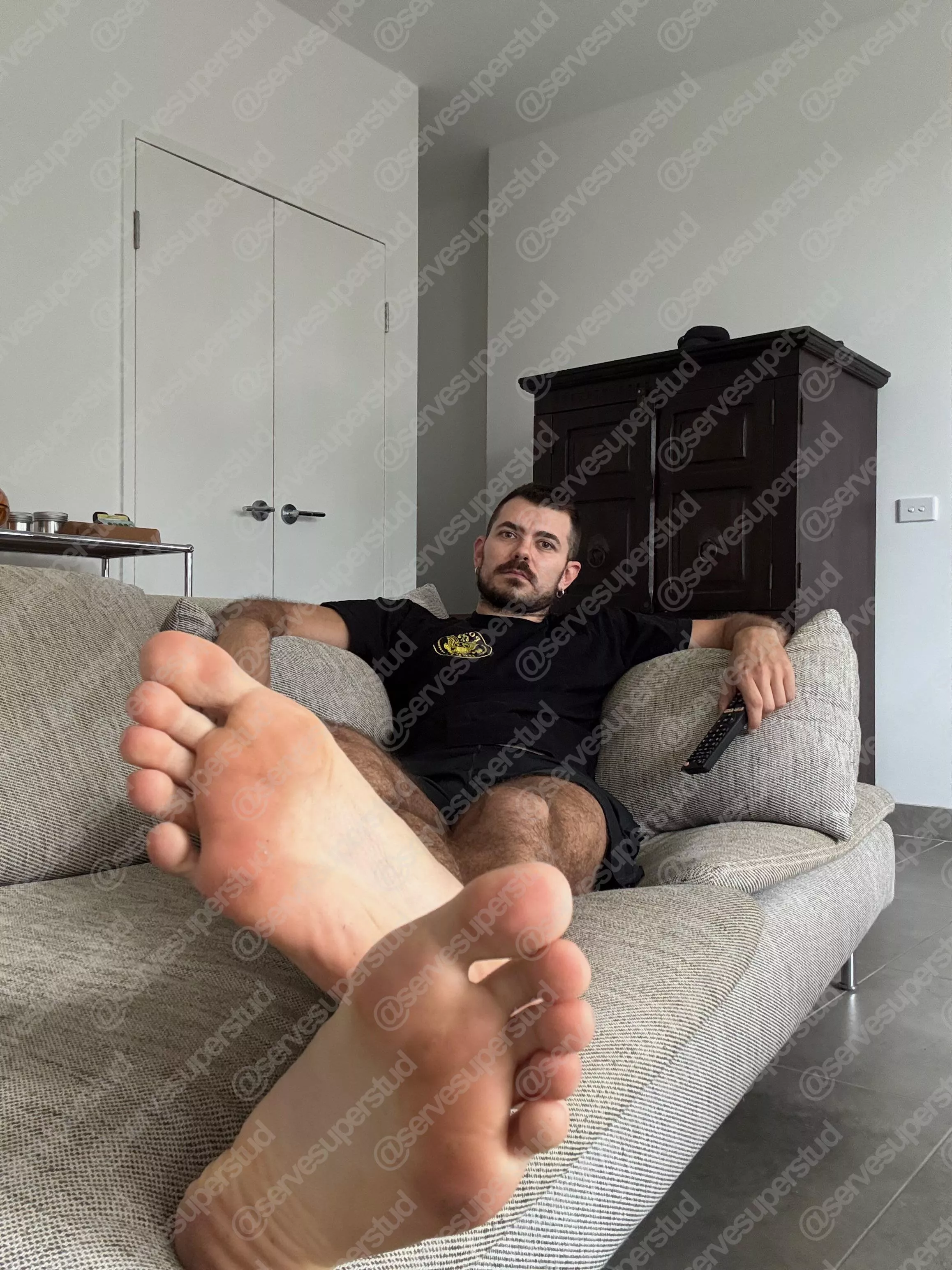 Come over boys, lets chat posted by servesuperstud