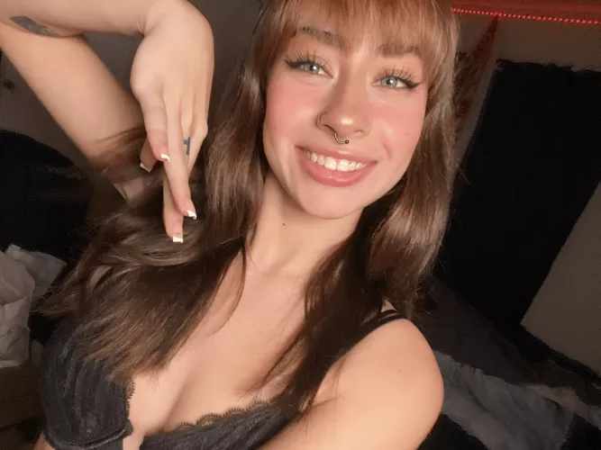 don't you know staring is rude? by Dessert_Vicky