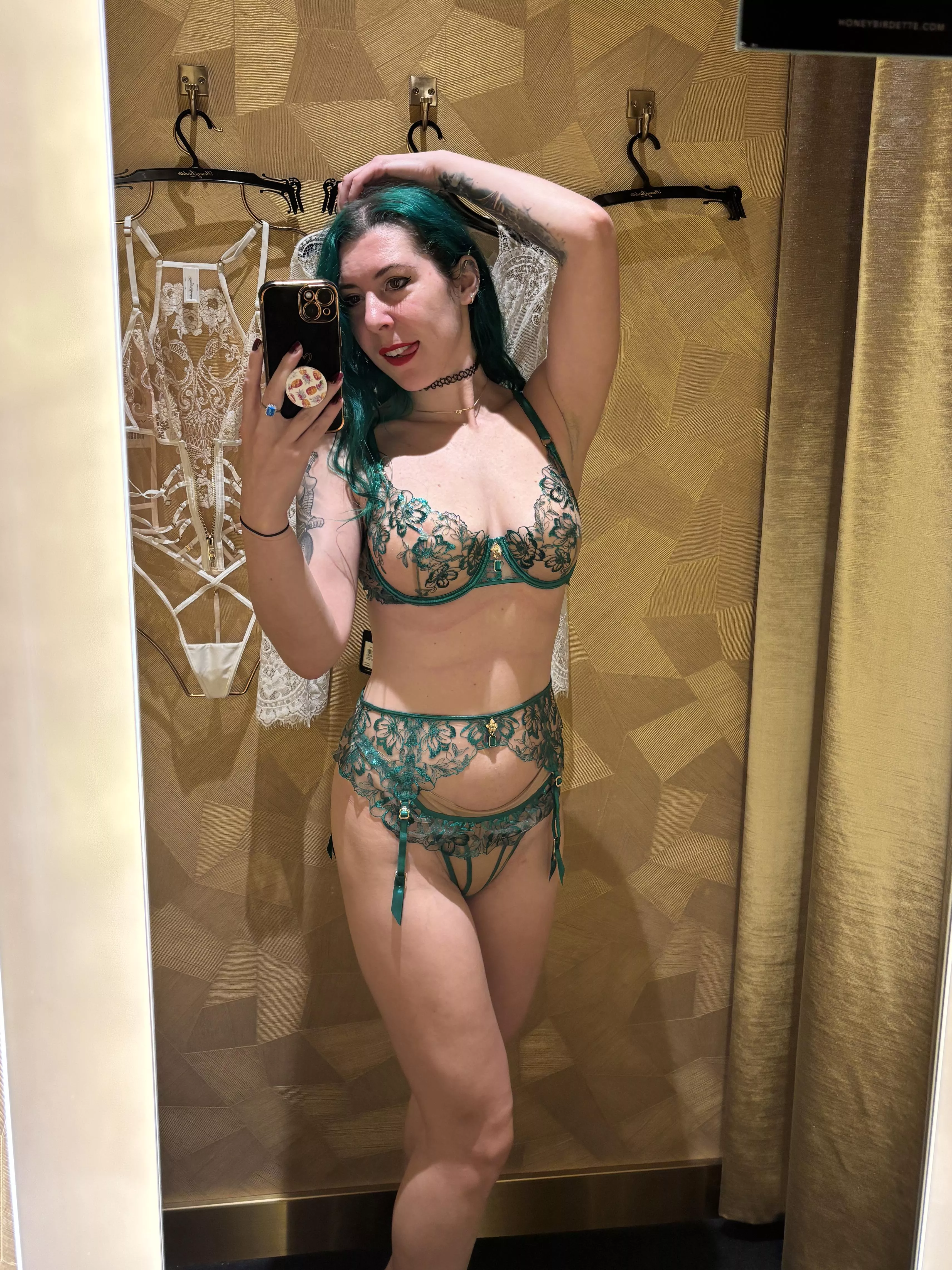 Early Black Friday shopping session posted by sirenskiss3