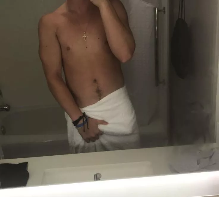 Hotel mirrors are the best  posted by bbyfceassan