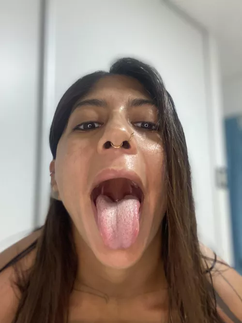 How many centimeters do you have for me? by Nefertitigd