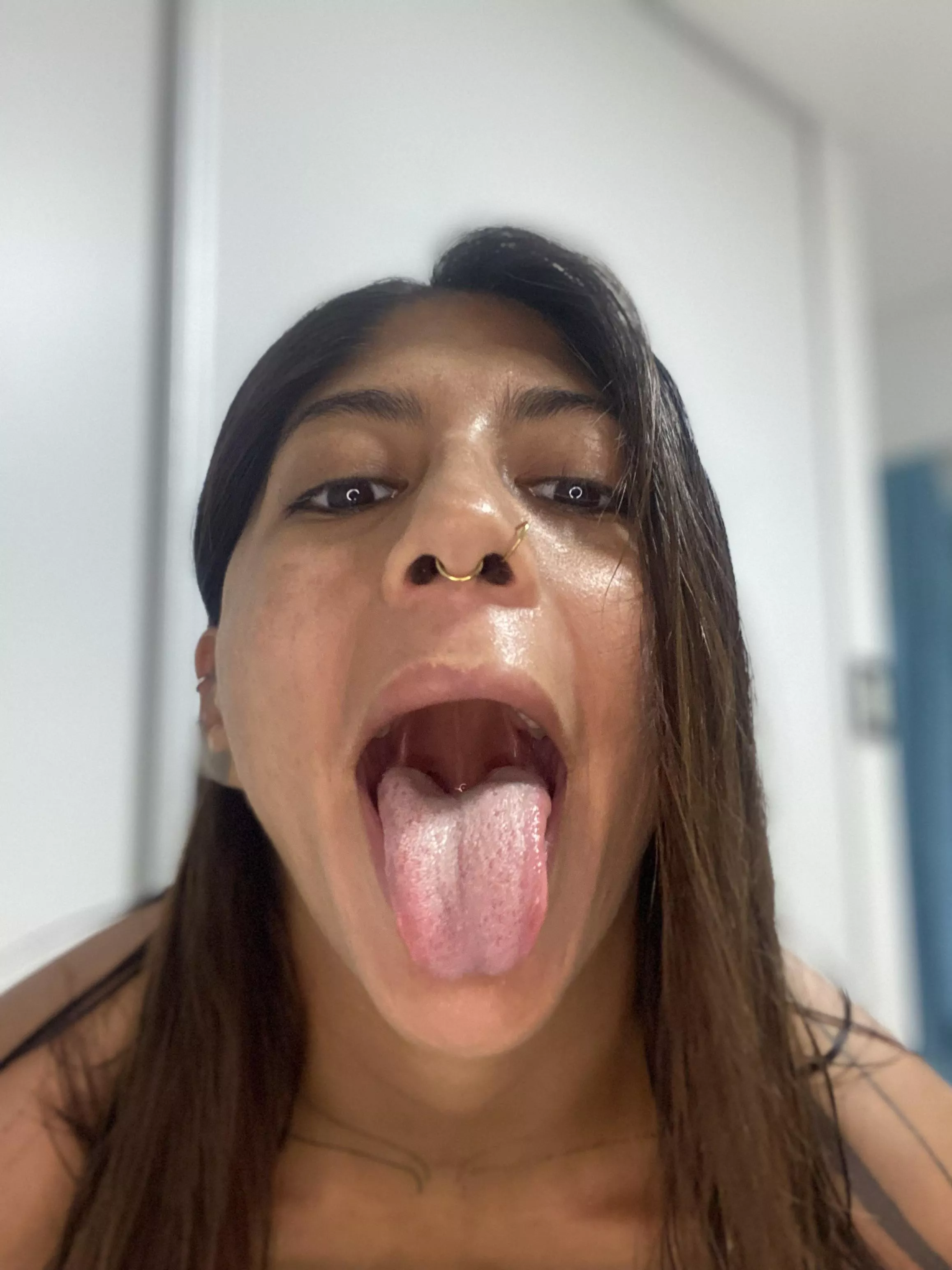 How many centimeters do you have for me? posted by Nefertitigd