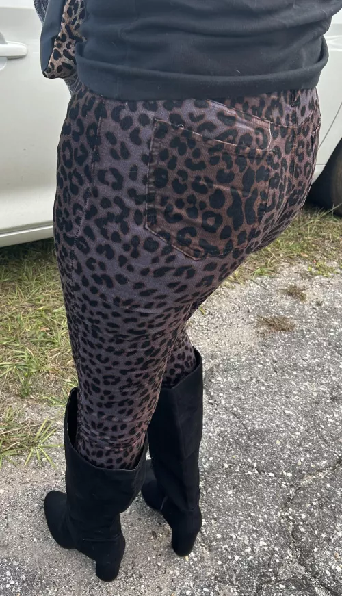 Hubby Loves Me Teasing In These Tight Jeans Link In Descript by Sea_Grass_1336