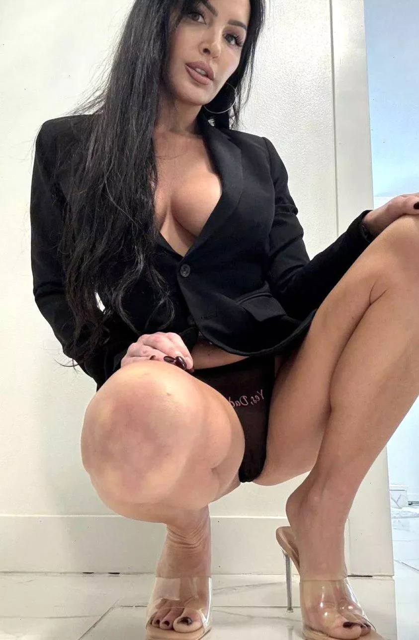 I don't think you will be able to finish your NNN with this combo of heels and panties 41F posted by Assassinhidblade